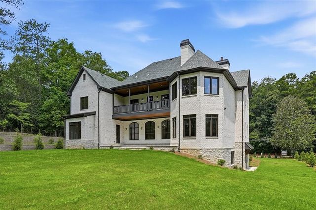 10745 Shallowford Road, Roswell, GA 30075