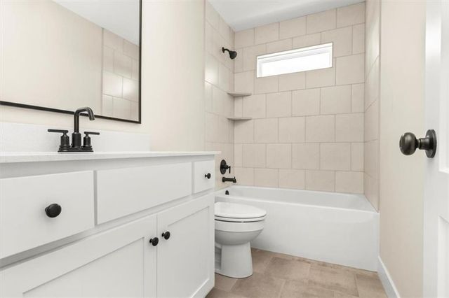 1325 N Holland Court, Independence, MO 64056
