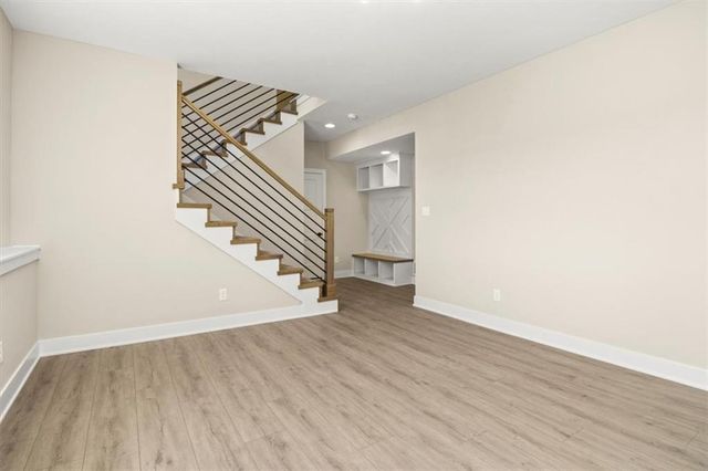 1325 N Holland Court, Independence, MO 64056