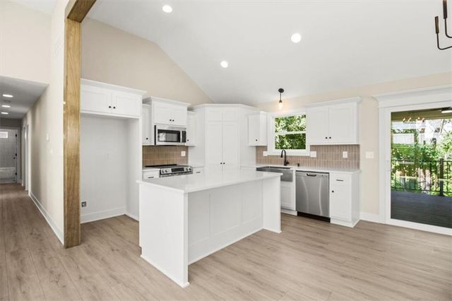 1325 N Holland Court, Independence, MO 64056