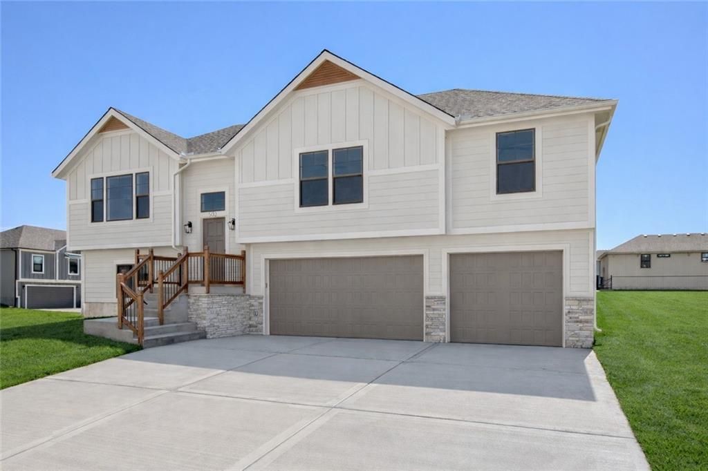 1325 N Holland Court, Independence, MO 64056