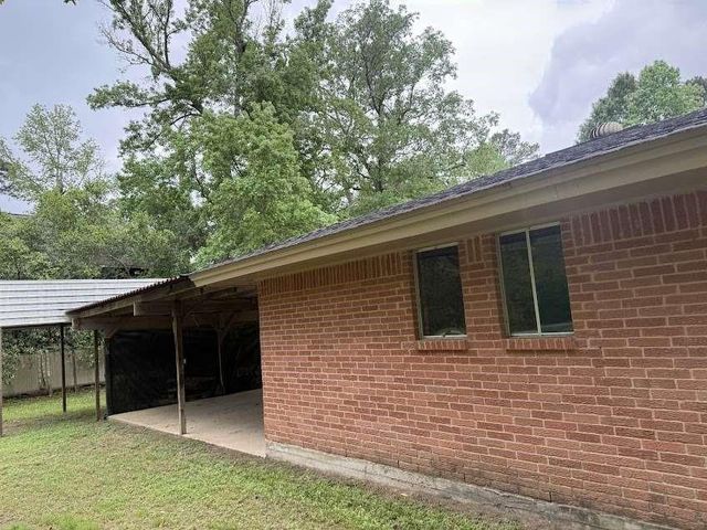 132 White Oak Drive N, Woodbranch, TX 77357