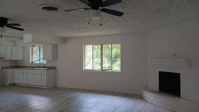 132 White Oak Drive N, Woodbranch, TX 77357