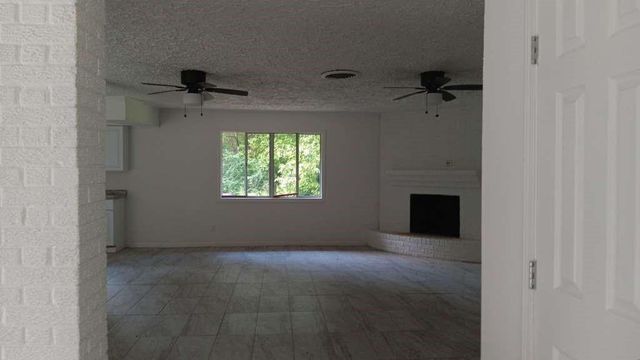 132 White Oak Drive N, Woodbranch, TX 77357