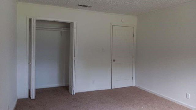 132 White Oak Drive N, Woodbranch, TX 77357