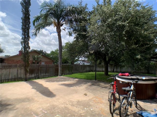 1802 N 17th Street, Harlingen, TX 78550