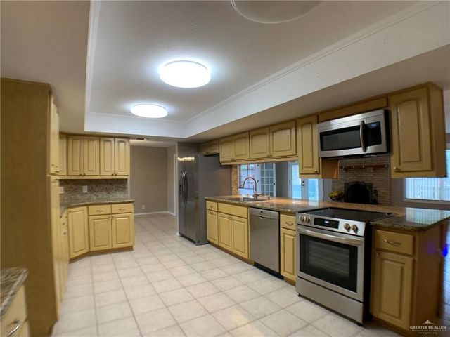 1802 N 17th Street, Harlingen, TX 78550