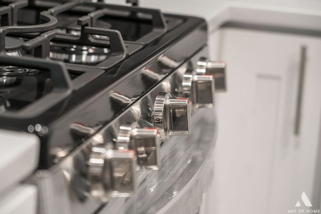 7141 S Artesian Avenue, Chicago, IL 60629