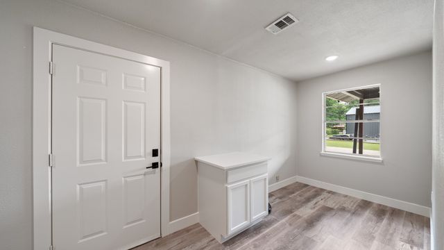 129 King Arthur Road, Mabank, TX 75156