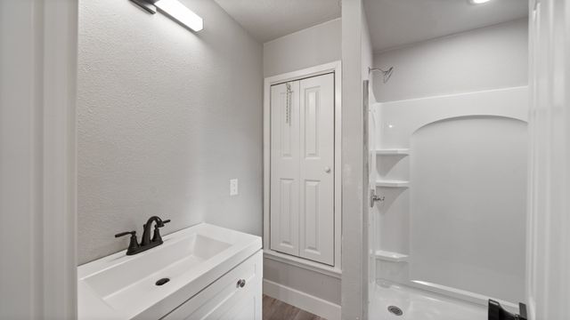 129 King Arthur Road, Mabank, TX 75156