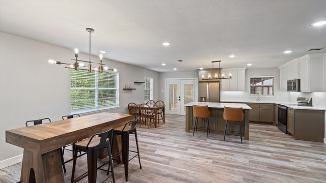 129 King Arthur Road, Mabank, TX 75156