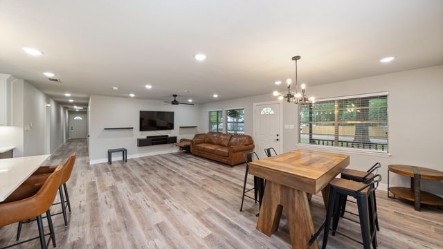 129 King Arthur Road, Mabank, TX 75156