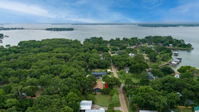 129 King Arthur Road, Mabank, TX 75156