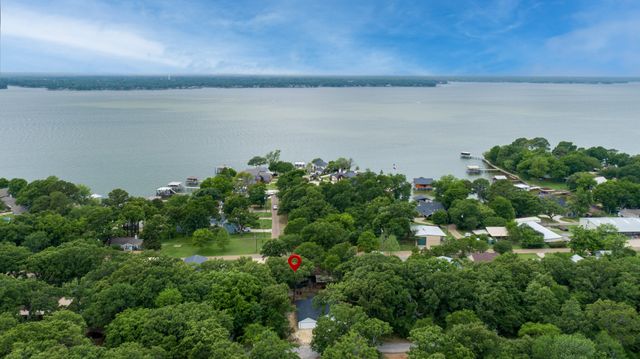 129 King Arthur Road, Mabank, TX 75156