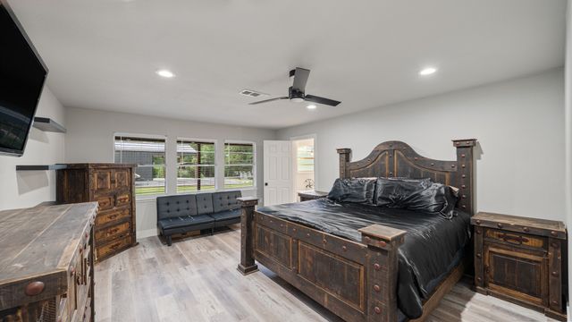 129 King Arthur Road, Mabank, TX 75156