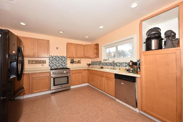 2414 N Weil STREET, Milwaukee, WI 53212