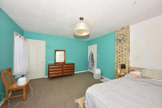 2414 N Weil STREET, Milwaukee, WI 53212