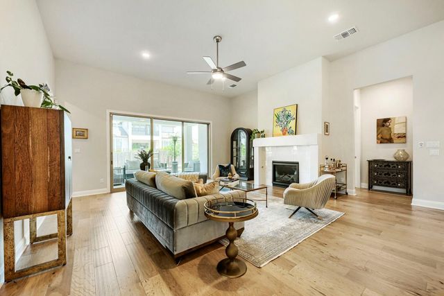342 Bridge Water LOOP, Dripping Springs, TX 78620