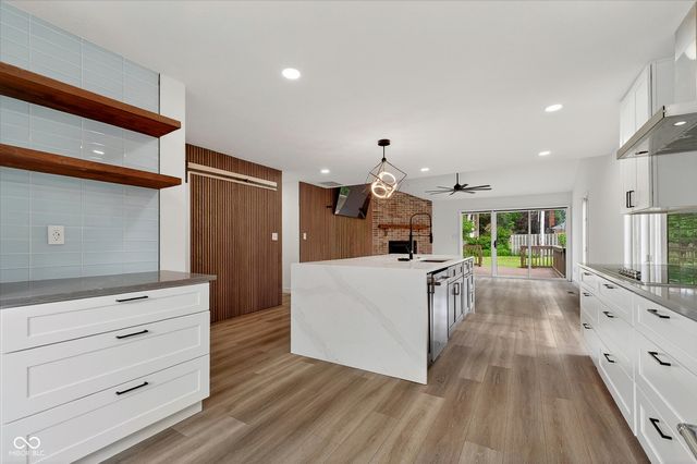 8425 Carthay Circle, Fishers, IN 46038