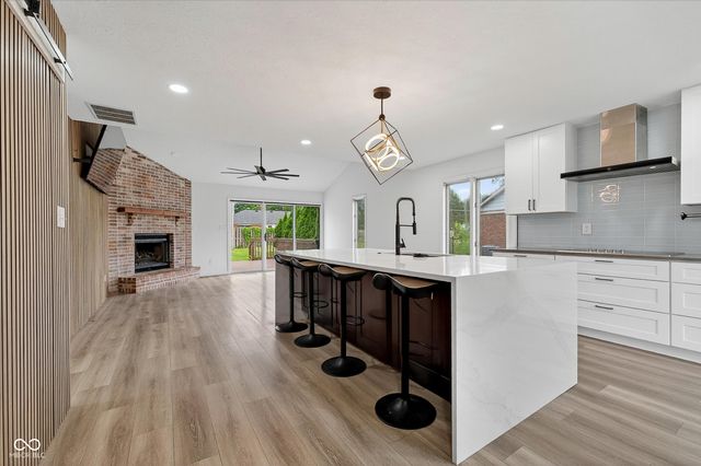 8425 Carthay Circle, Fishers, IN 46038