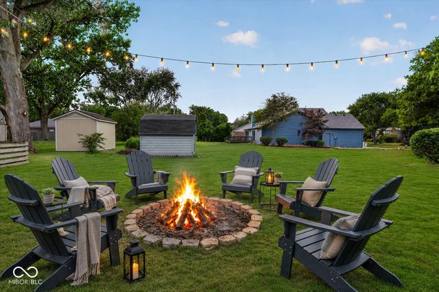 8425 Carthay Circle, Fishers, IN 46038