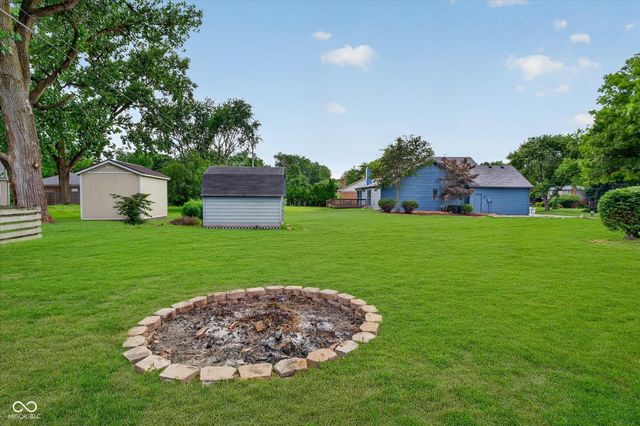 8425 Carthay Circle, Fishers, IN 46038