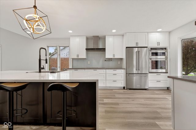 8425 Carthay Circle, Fishers, IN 46038