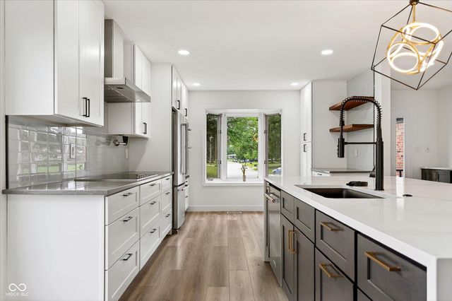 8425 Carthay Circle, Fishers, IN 46038