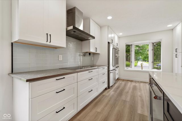 8425 Carthay Circle, Fishers, IN 46038