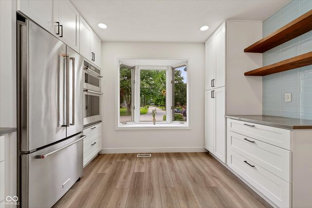 8425 Carthay Circle, Fishers, IN 46038