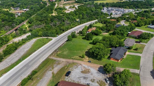 4528 Rolling Hills Drive, Fort Worth, TX 76119