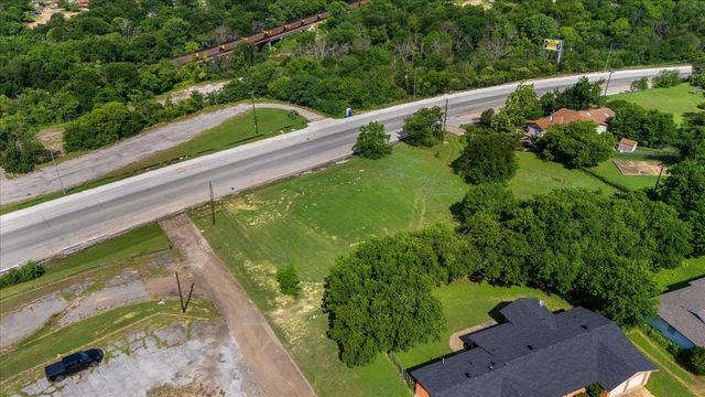 4528 Rolling Hills Drive, Fort Worth, TX 76119