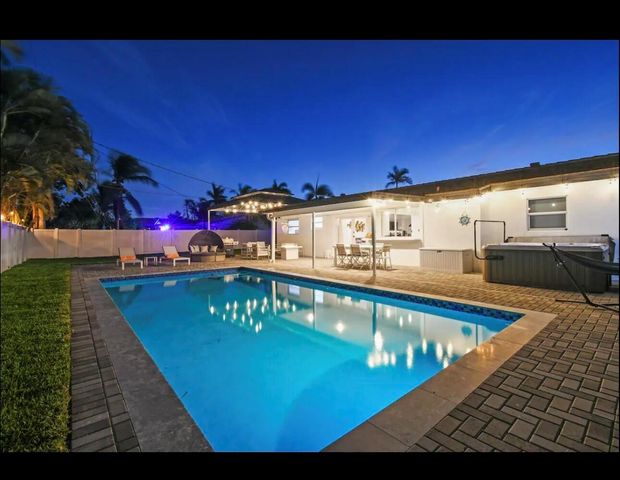5040 NE 22nd Avenue, Lighthouse Point, FL 33064