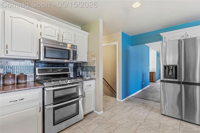 450 W Drahner Road, Oxford Village, MI 48371