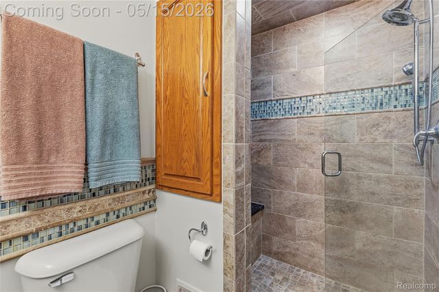 450 W Drahner Road, Oxford Village, MI 48371