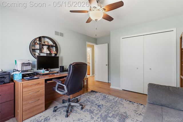 450 W Drahner Road, Oxford Village, MI 48371