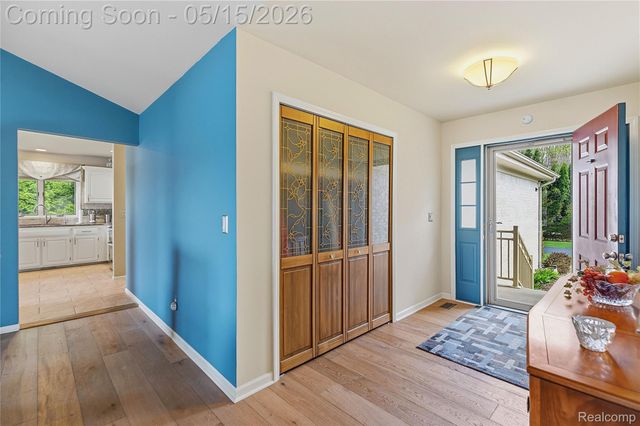 450 W Drahner Road, Oxford Village, MI 48371