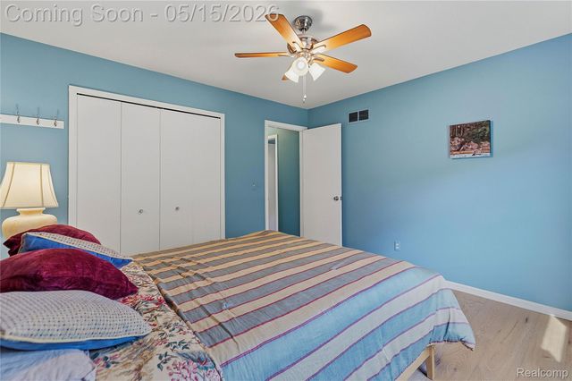 450 W Drahner Road, Oxford Village, MI 48371