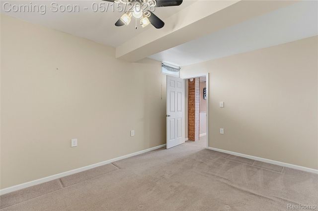 450 W Drahner Road, Oxford Village, MI 48371