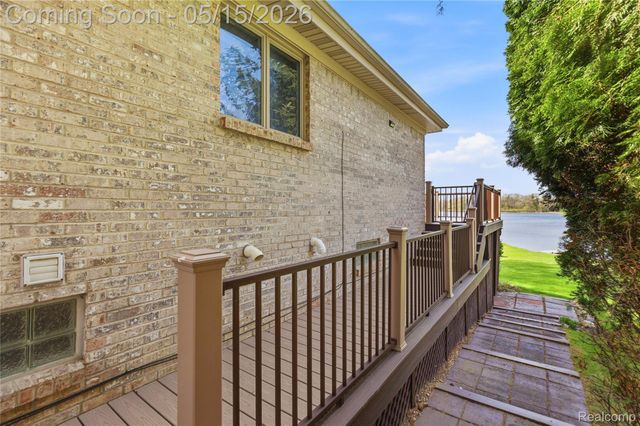 450 W Drahner Road, Oxford Village, MI 48371