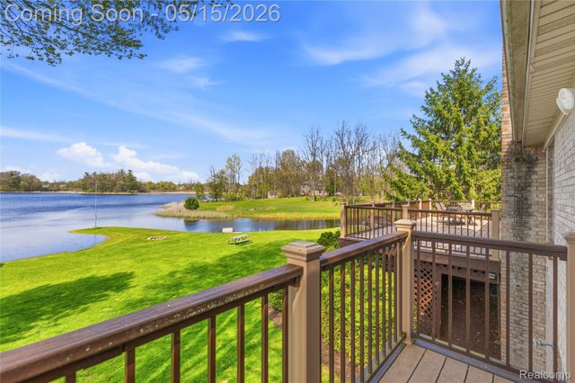 450 W Drahner Road, Oxford Village, MI 48371