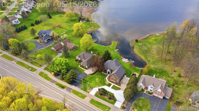 450 W Drahner Road, Oxford Village, MI 48371