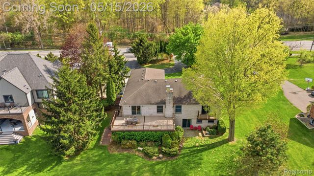 450 W Drahner Road, Oxford Village, MI 48371
