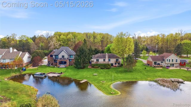 450 W Drahner Road, Oxford Village, MI 48371