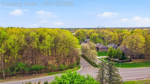 450 W Drahner Road, Oxford Village, MI 48371