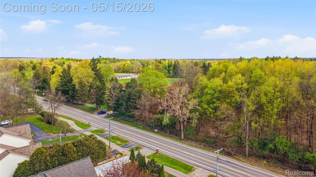 450 W Drahner Road, Oxford Village, MI 48371