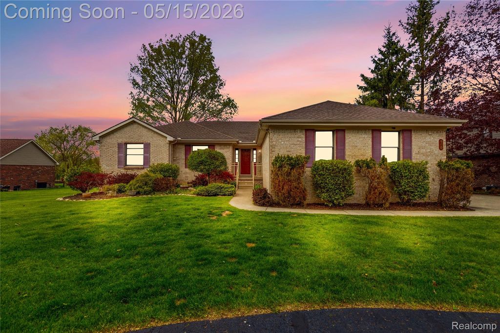 450 W Drahner Road, Oxford Village, MI 48371