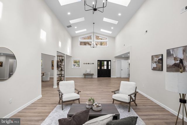 17 W DELAWARE TRL, Medford, NJ 08055