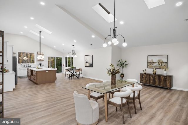 17 W DELAWARE TRL, Medford, NJ 08055