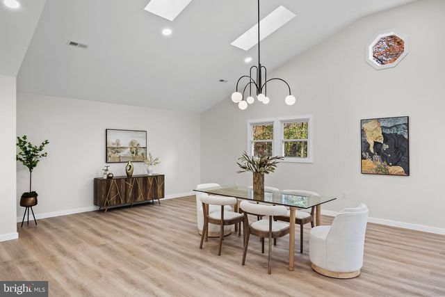 17 W DELAWARE TRL, Medford, NJ 08055